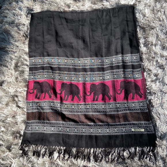 Pashmina women scarf/ wrap black, grey, pink Elephant print. Used. Missing label - Picture 11 of 12